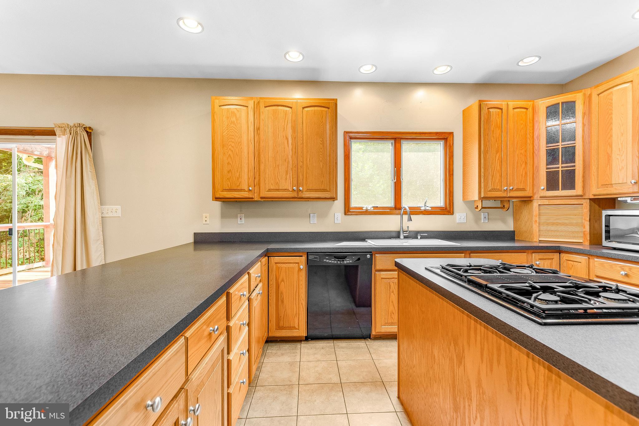 HUNTING CREEK WOODS - Residential