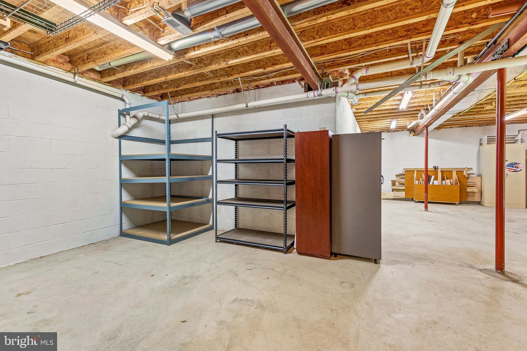 HUNTING CREEK WOODS - Residential