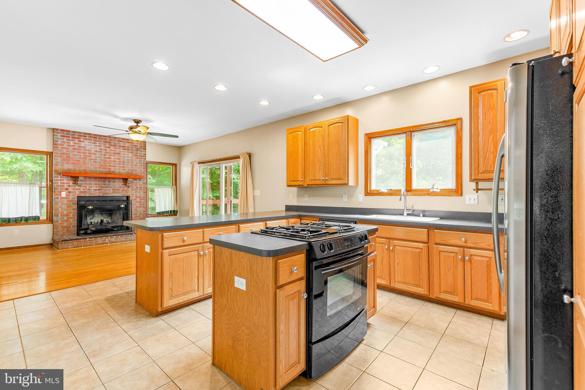 HUNTING CREEK WOODS - Residential