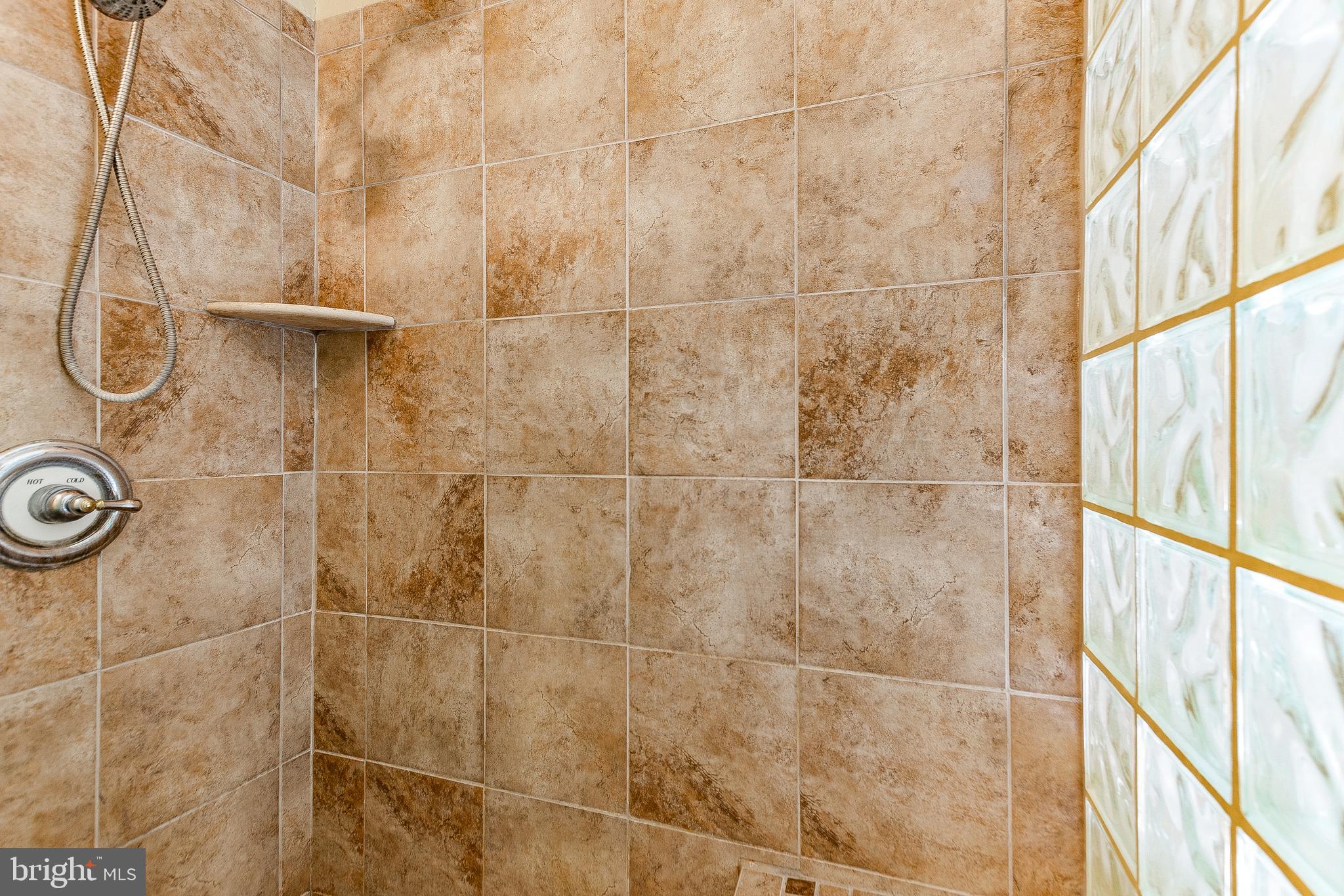 HUNTING CREEK WOODS - Residential