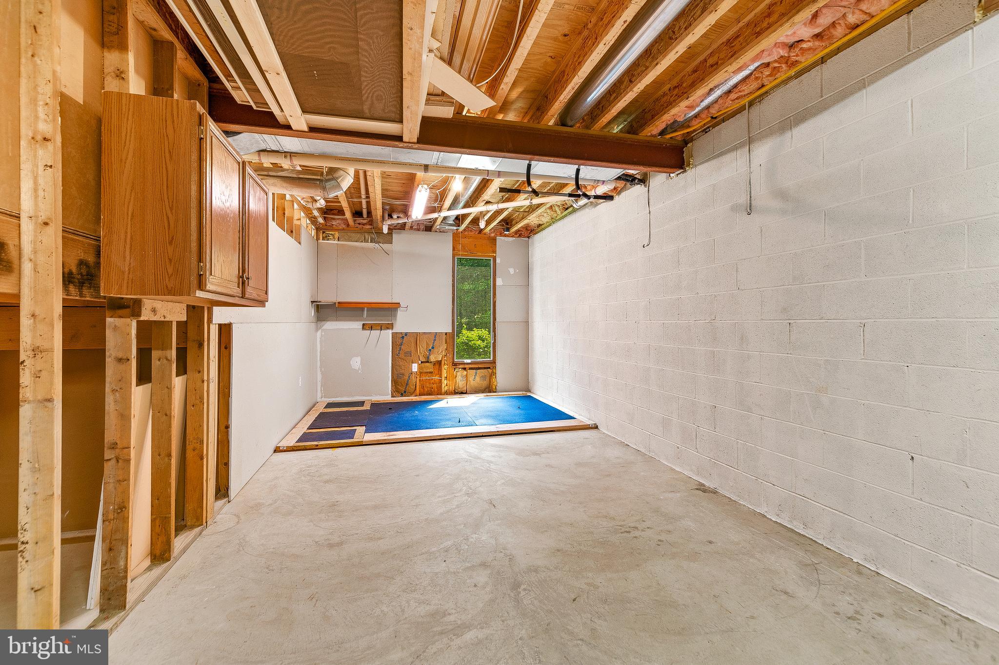 HUNTING CREEK WOODS - Residential