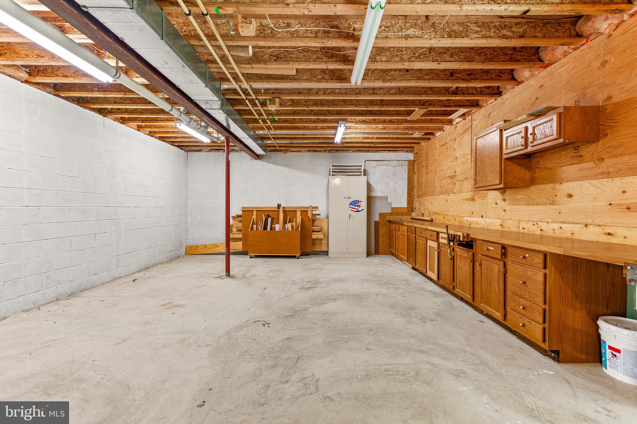 HUNTING CREEK WOODS - Residential