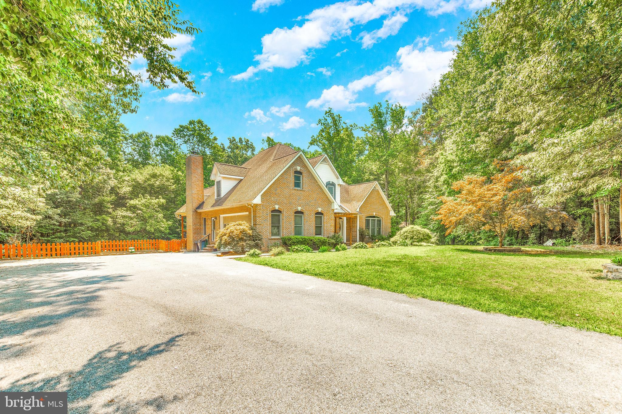 HUNTING CREEK WOODS - Residential