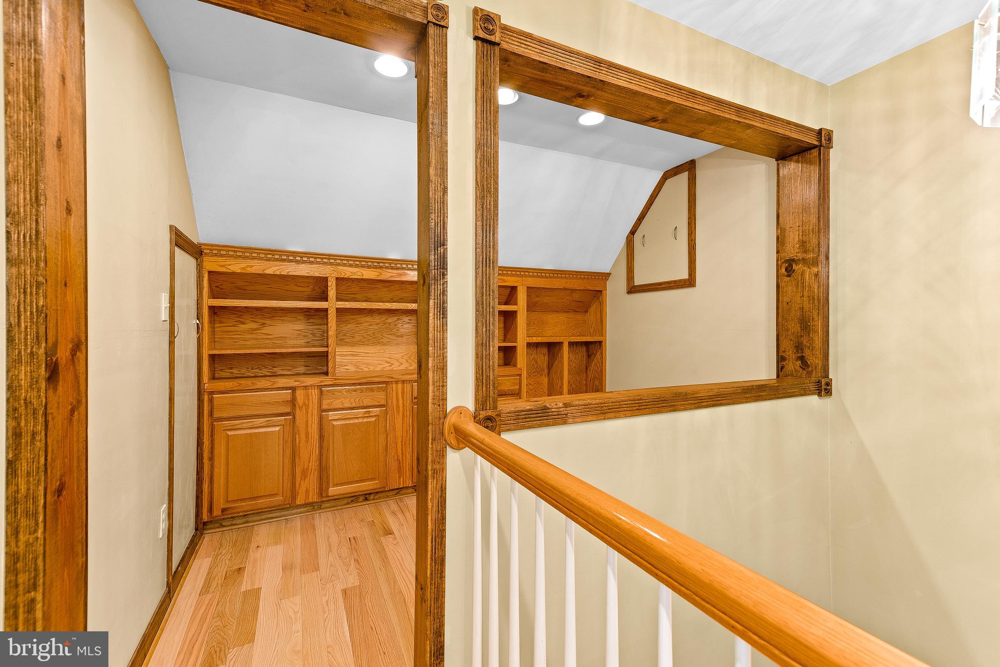 HUNTING CREEK WOODS - Residential