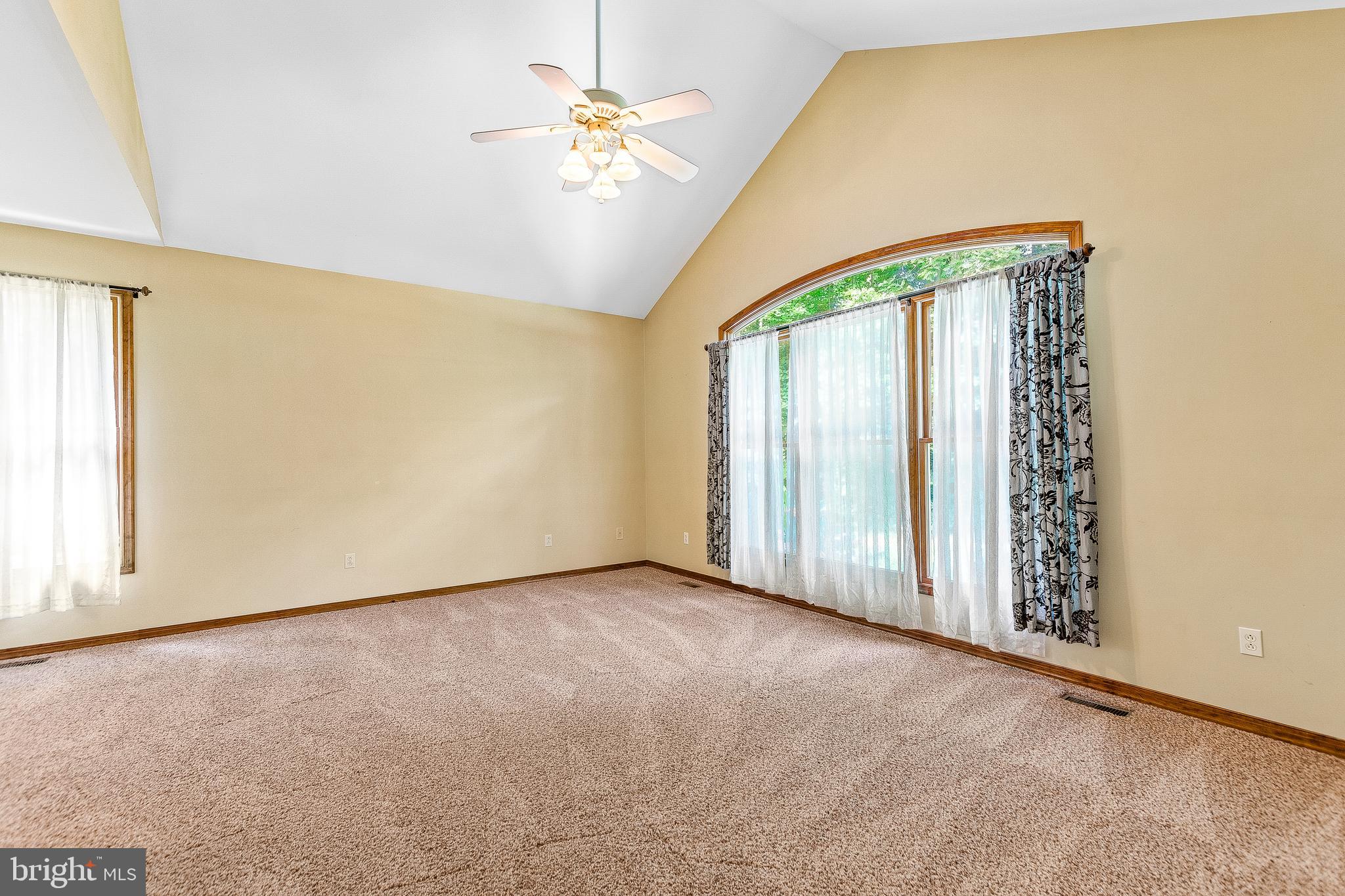 HUNTING CREEK WOODS - Residential