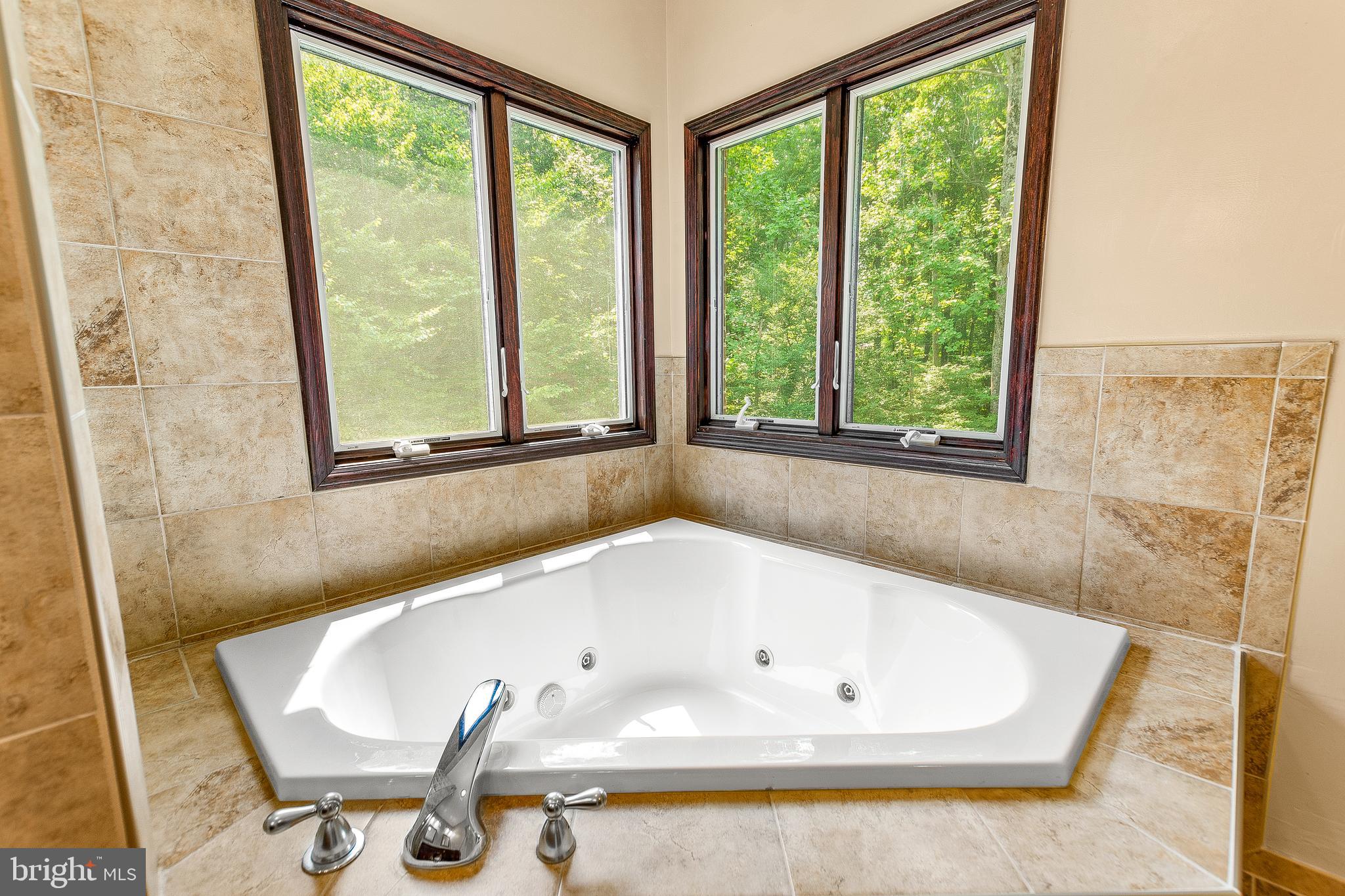 HUNTING CREEK WOODS - Residential