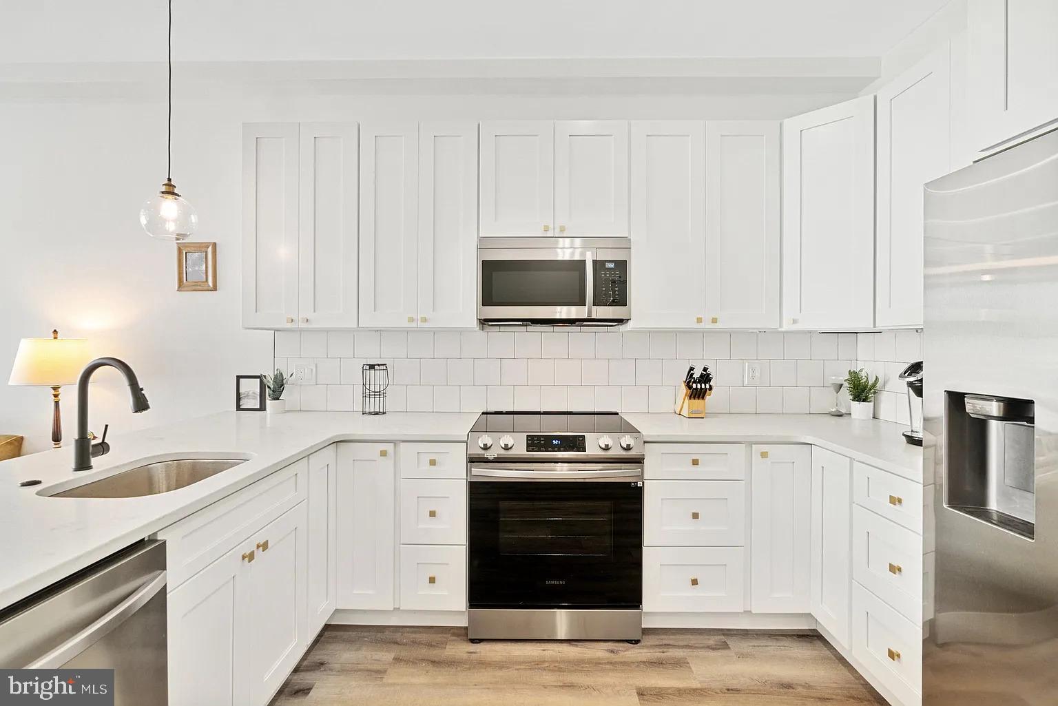 POINT BREEZE - Residential Lease