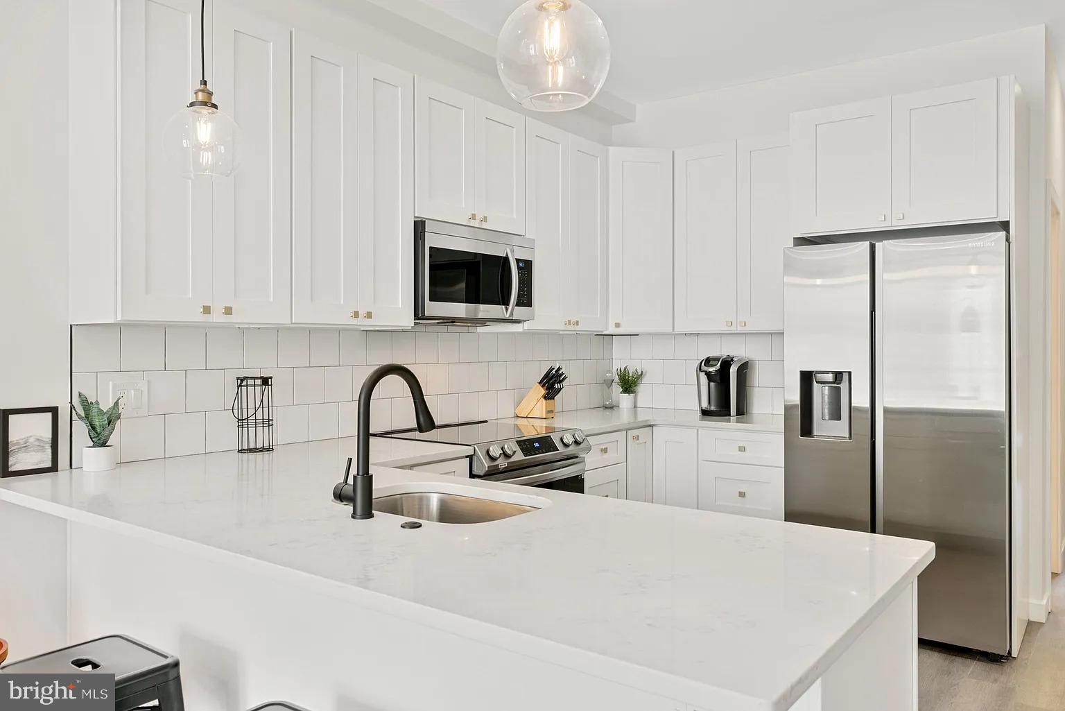 POINT BREEZE - Residential Lease