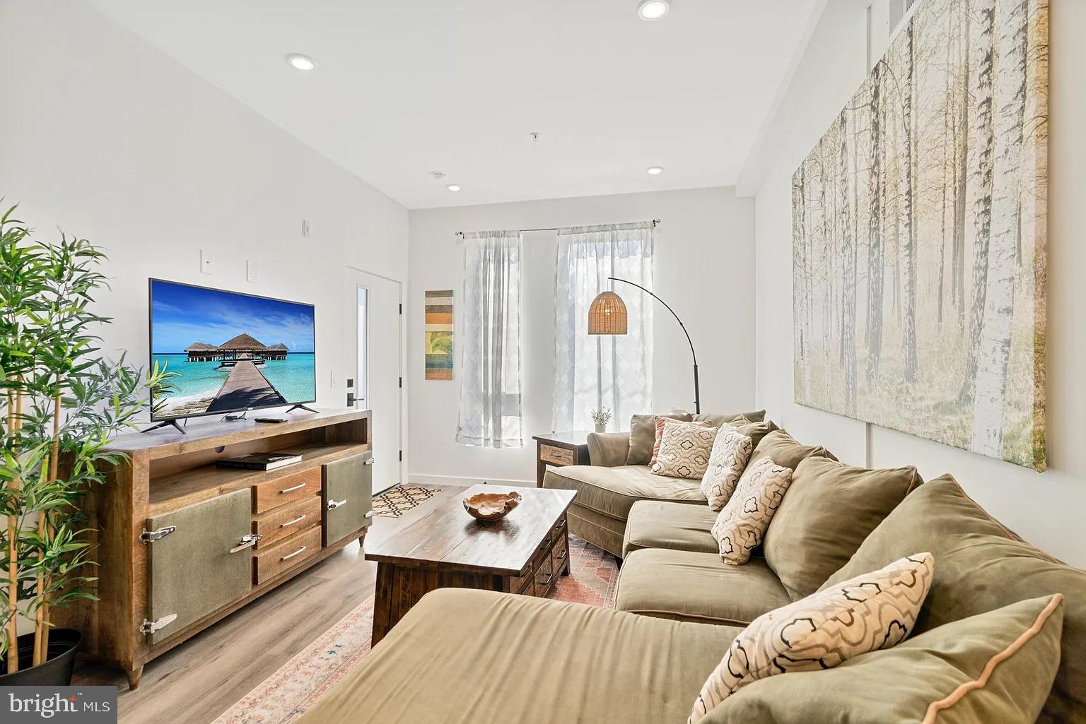 POINT BREEZE - Residential Lease