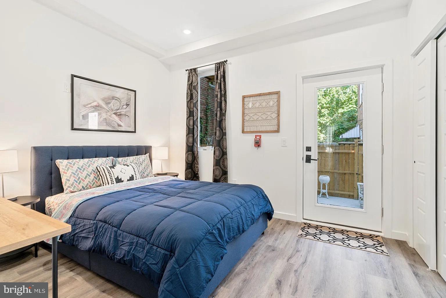 POINT BREEZE - Residential Lease