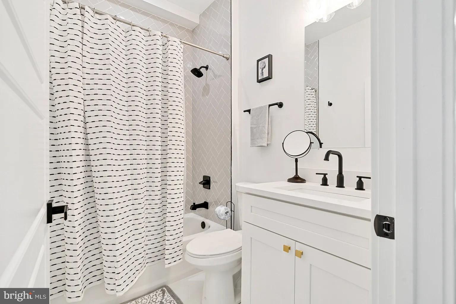 POINT BREEZE - Residential Lease