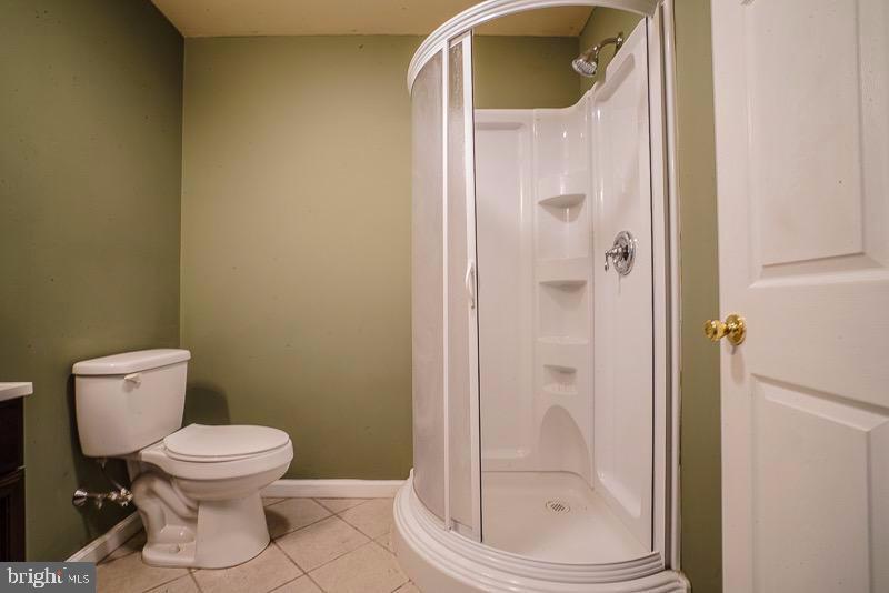 PORT RICHMOND - Commercial Lease