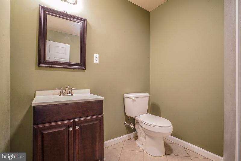 PORT RICHMOND - Commercial Lease