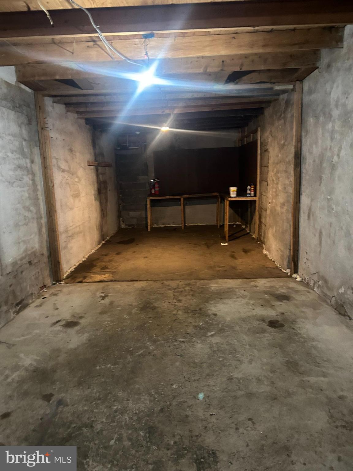 PORT RICHMOND - Commercial Lease