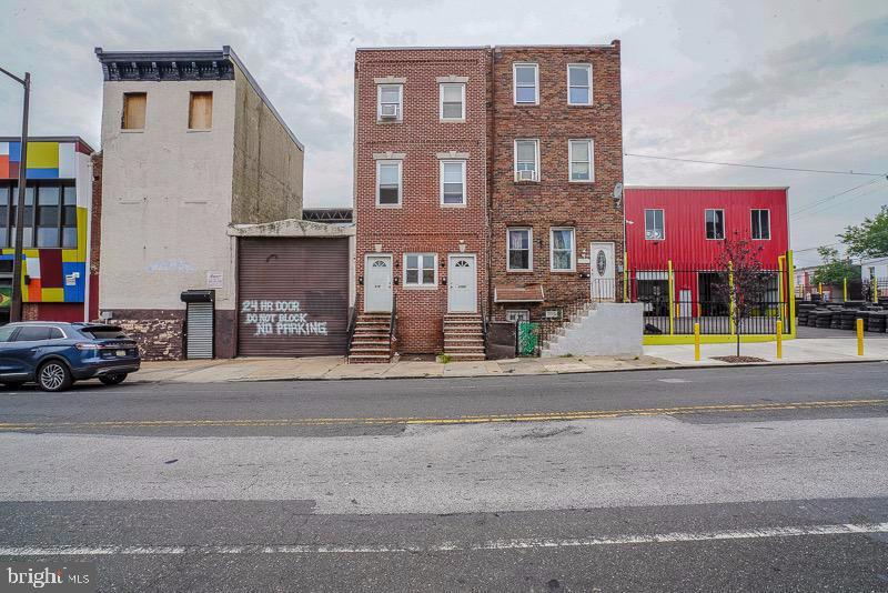 PORT RICHMOND - Commercial Lease