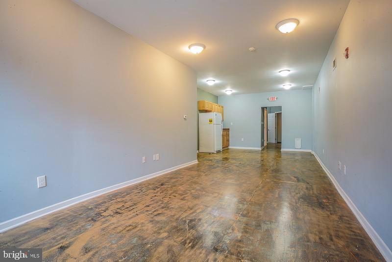 PORT RICHMOND - Commercial Lease