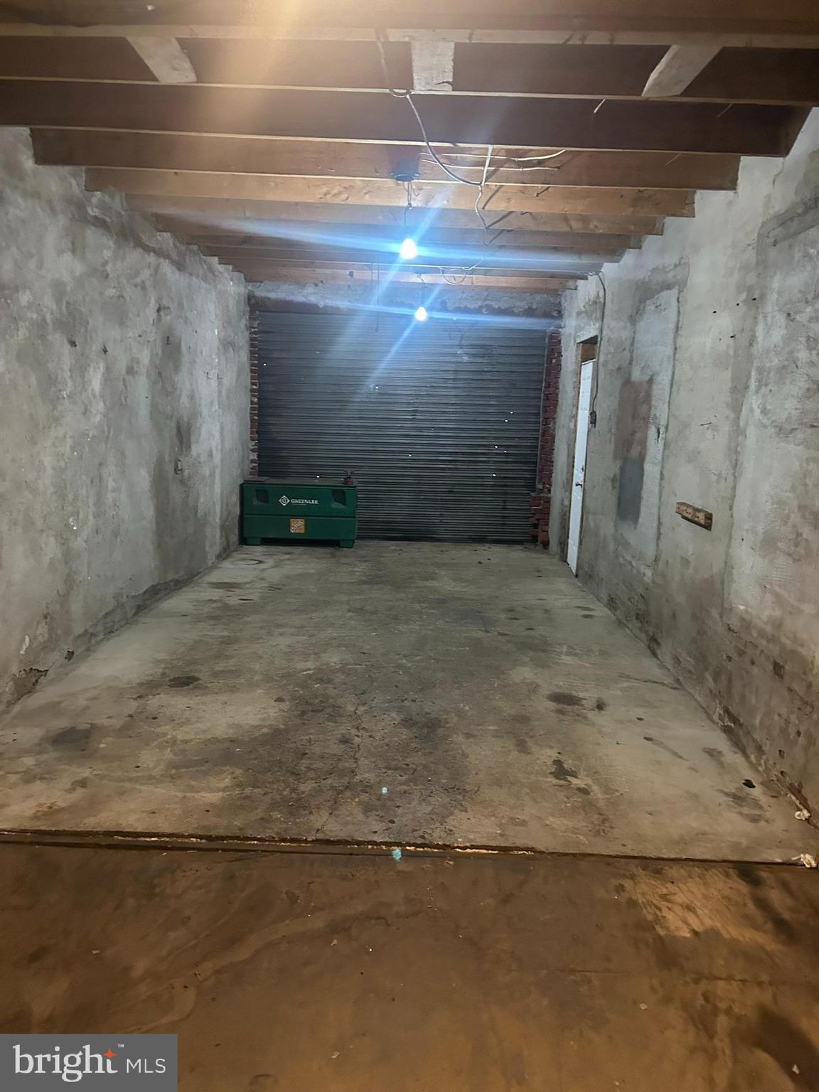 PORT RICHMOND - Commercial Lease