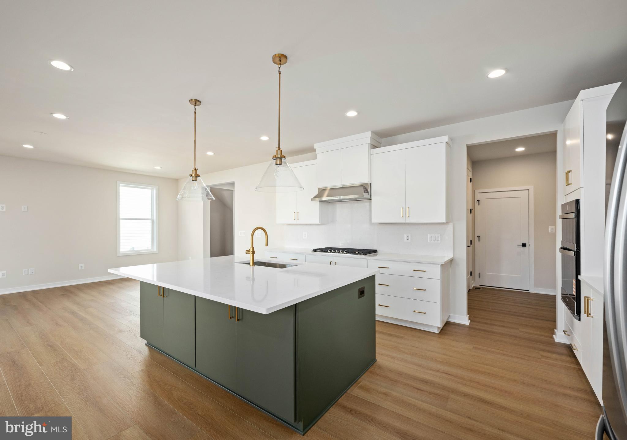 PARKSIDE VILLAGE - Residential