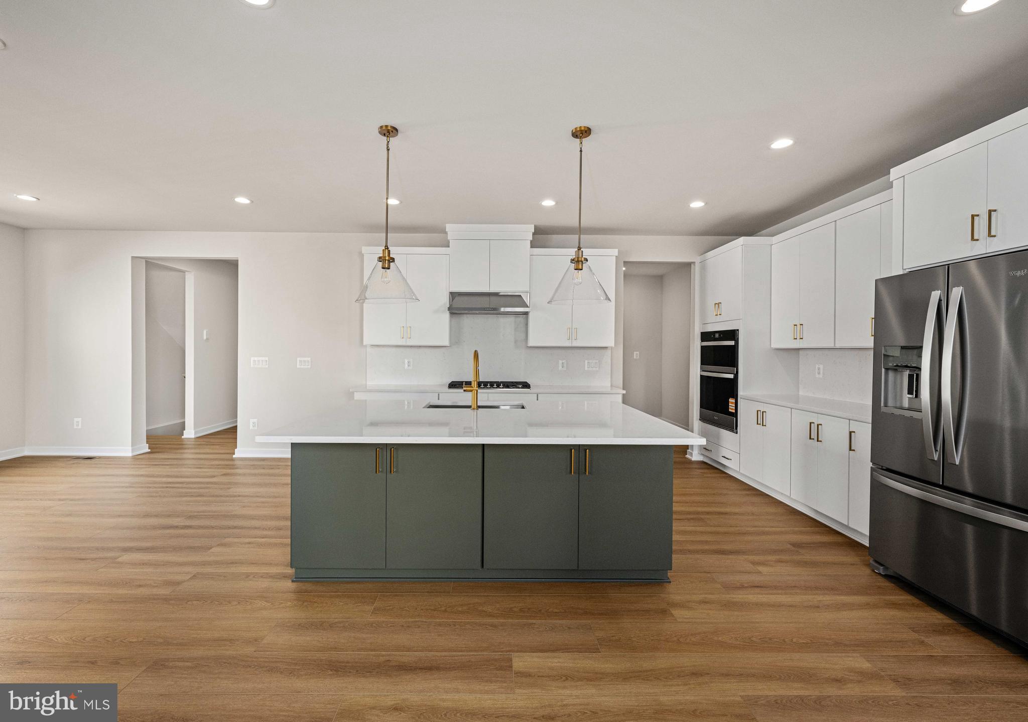 PARKSIDE VILLAGE - Residential