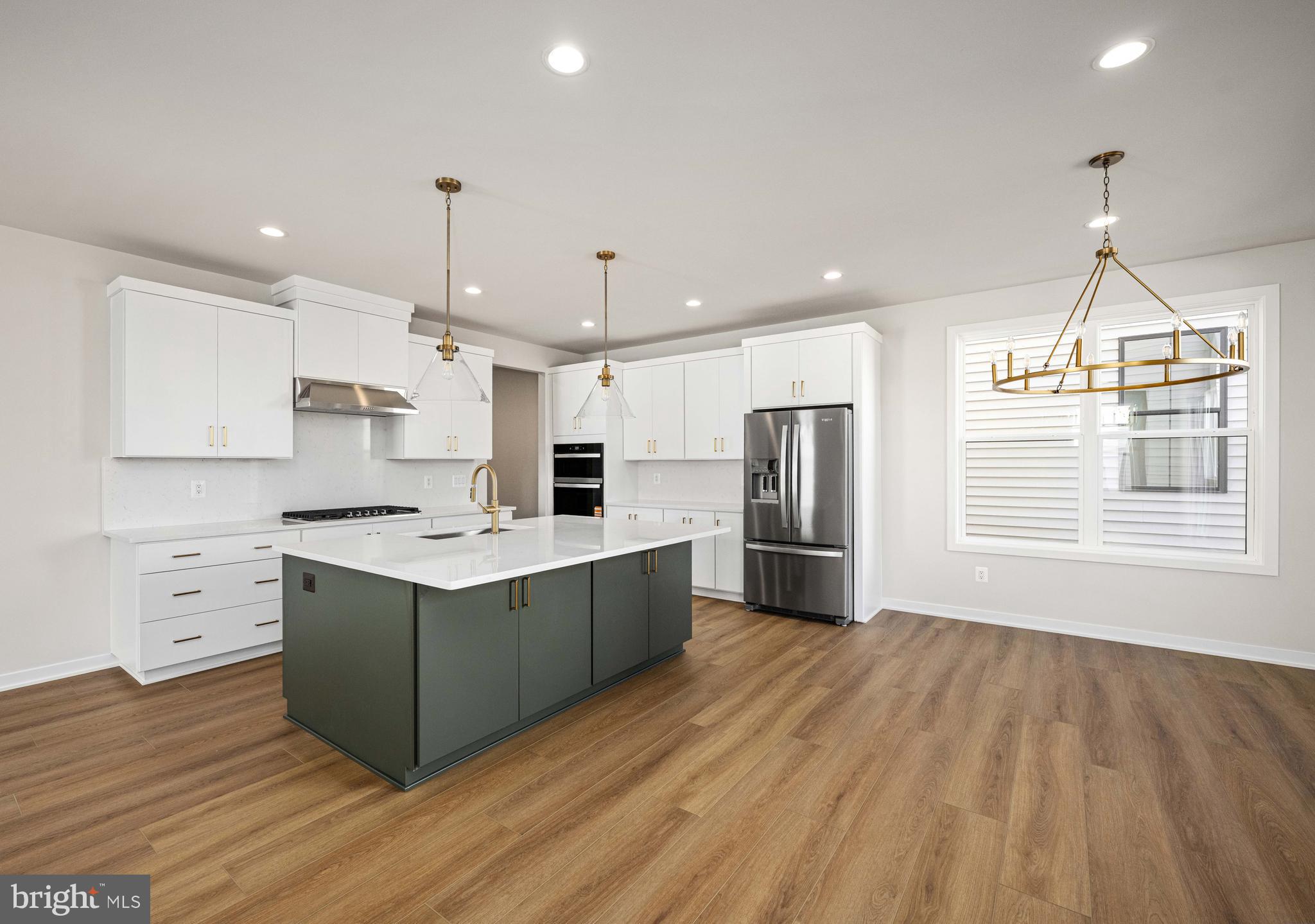 PARKSIDE VILLAGE - Residential