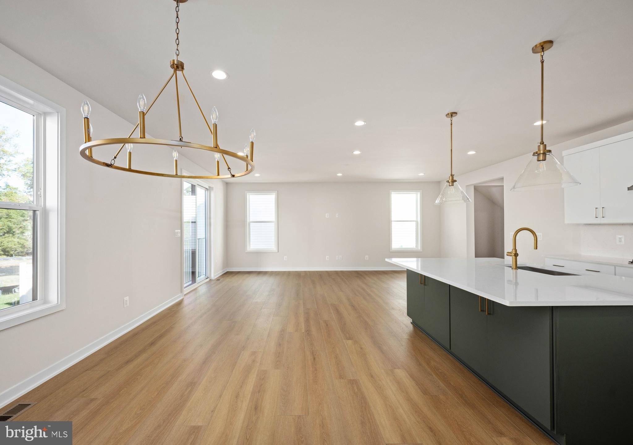 PARKSIDE VILLAGE - Residential