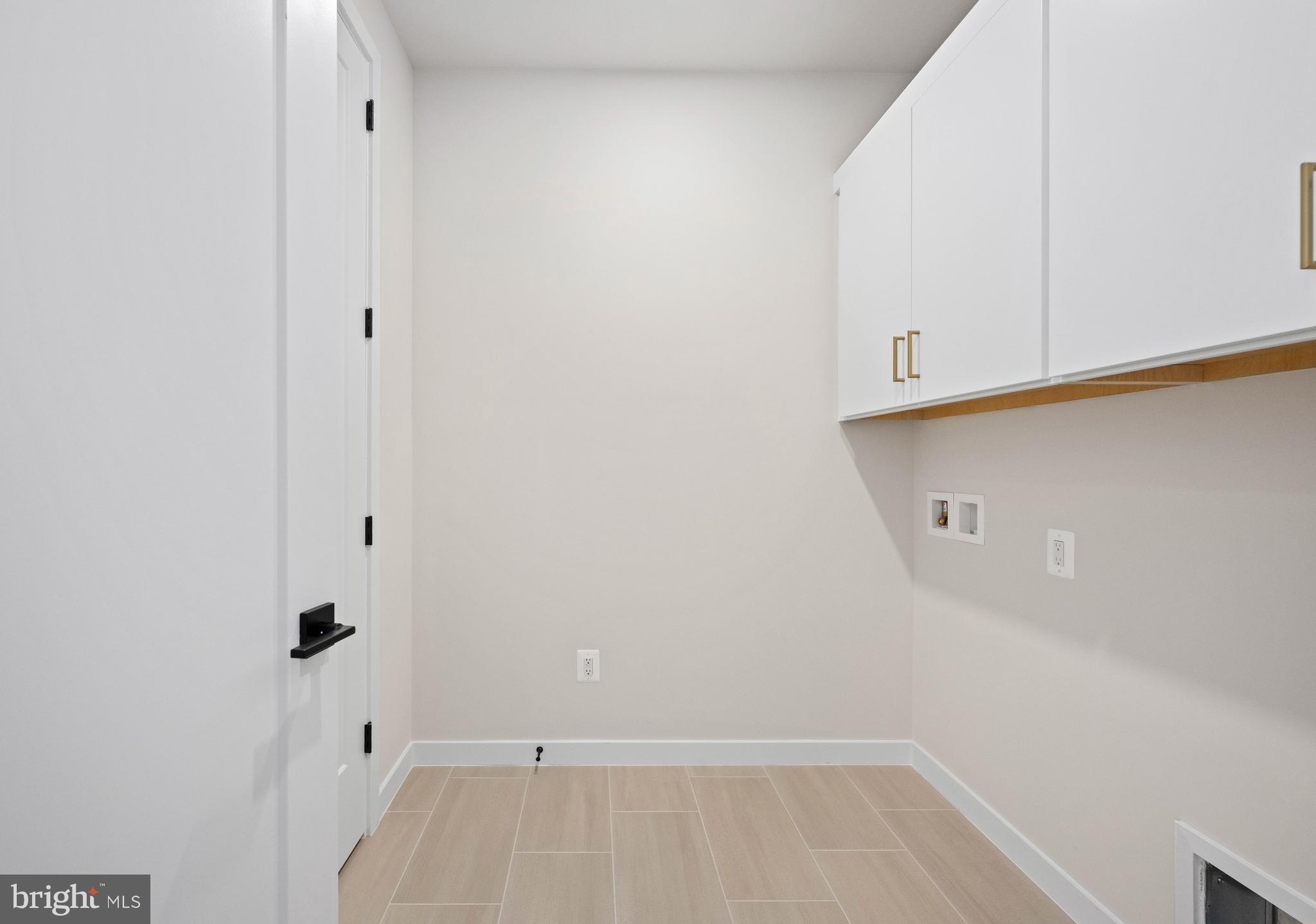 PARKSIDE VILLAGE - Residential