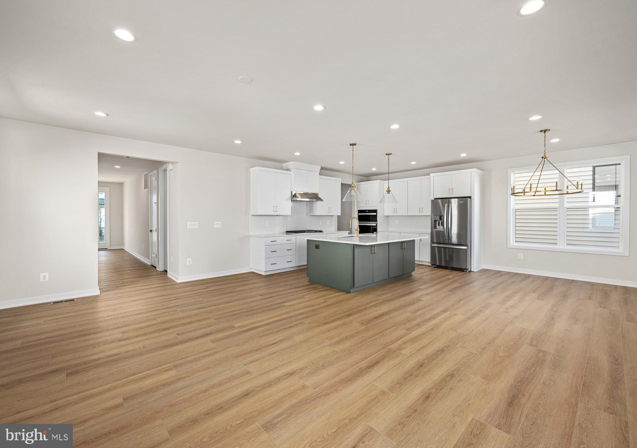 PARKSIDE VILLAGE - Residential