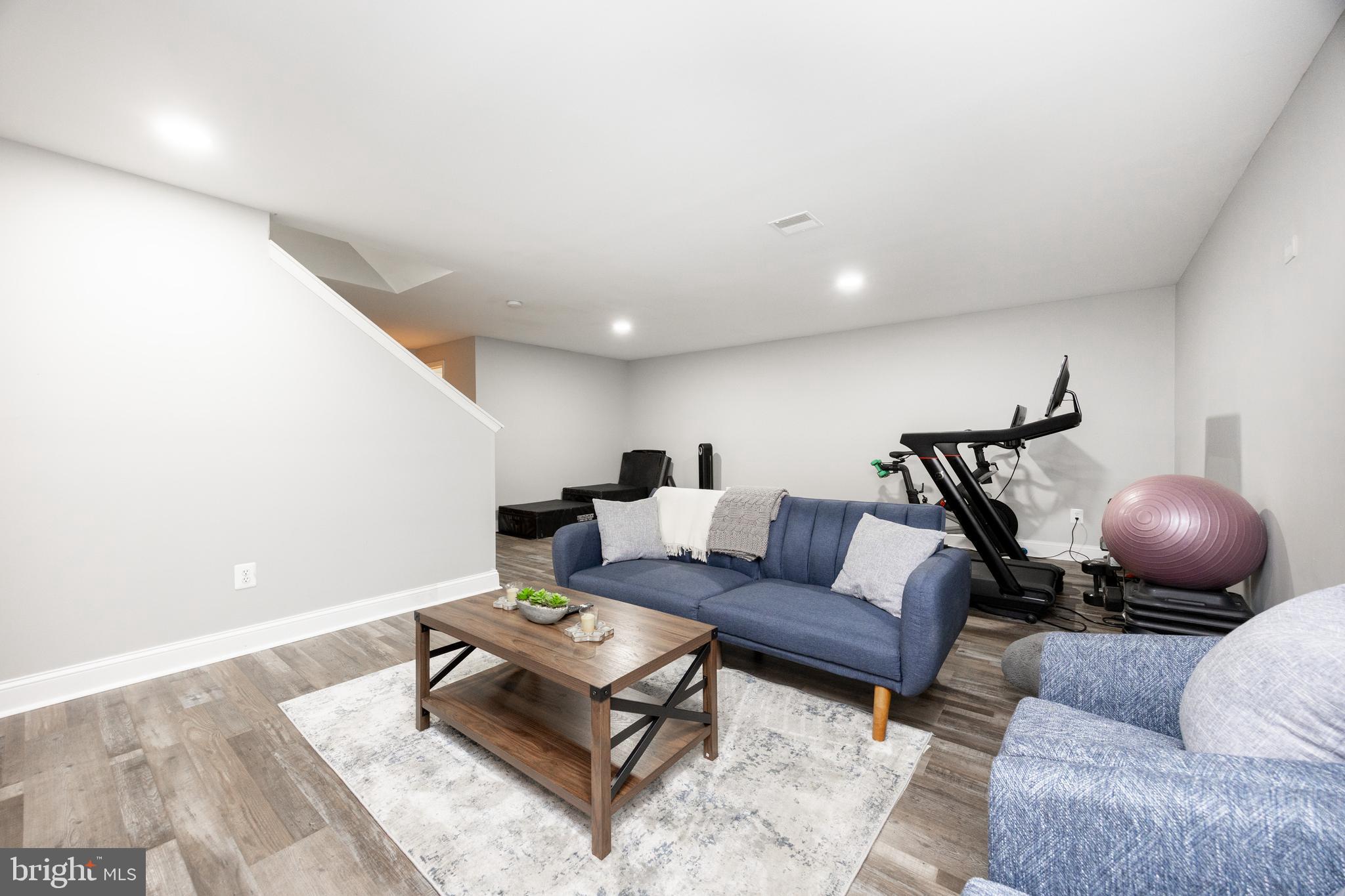 PENNS MANOR - Residential