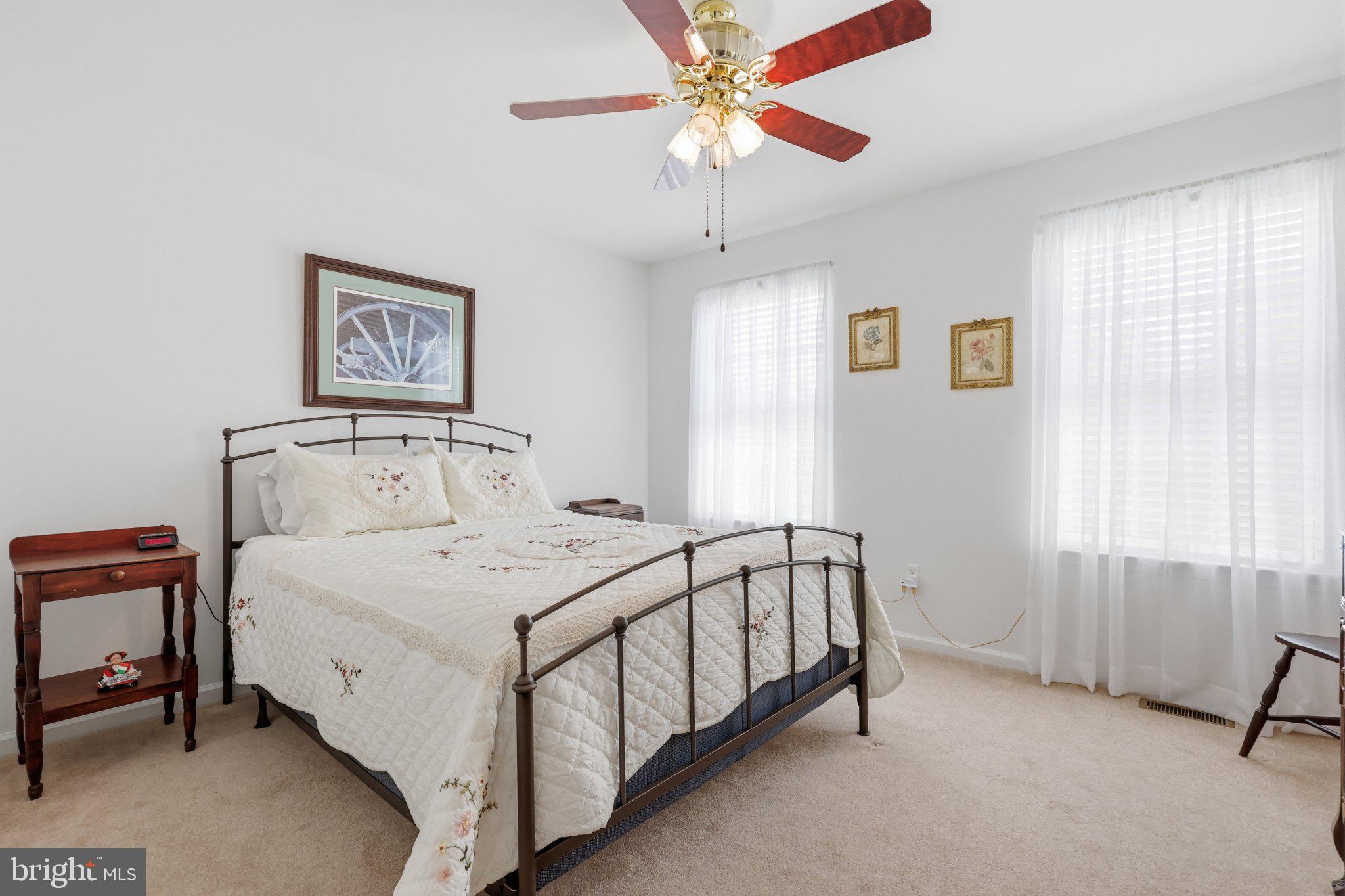 OXFORD MANOR - Residential