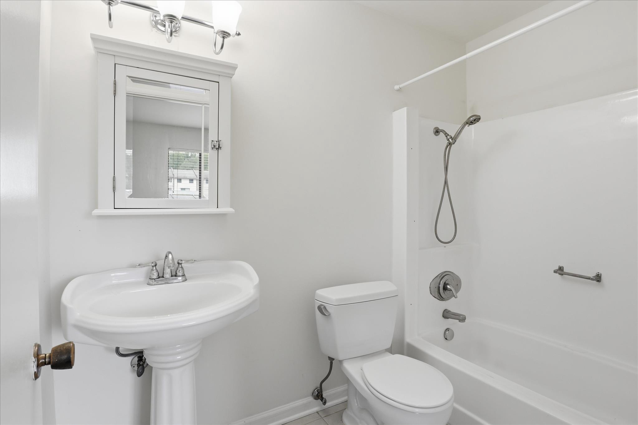 LEISURE WORLD - Residential