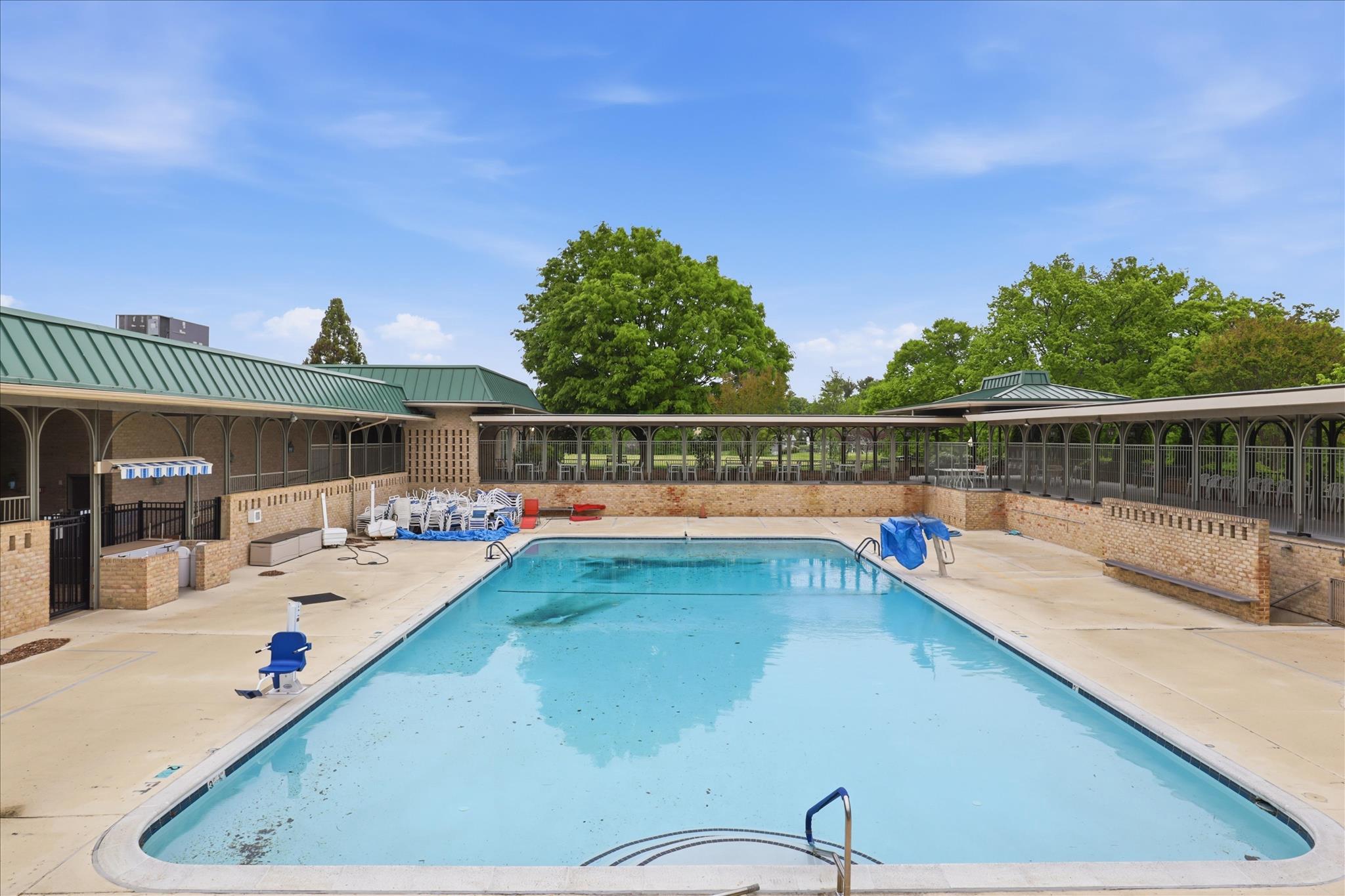 LEISURE WORLD - Residential