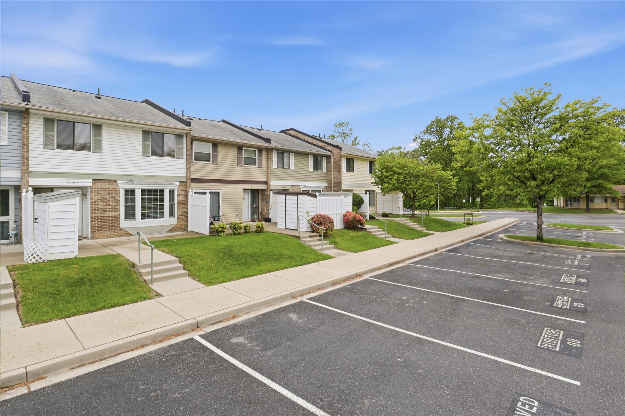 LEISURE WORLD - Residential