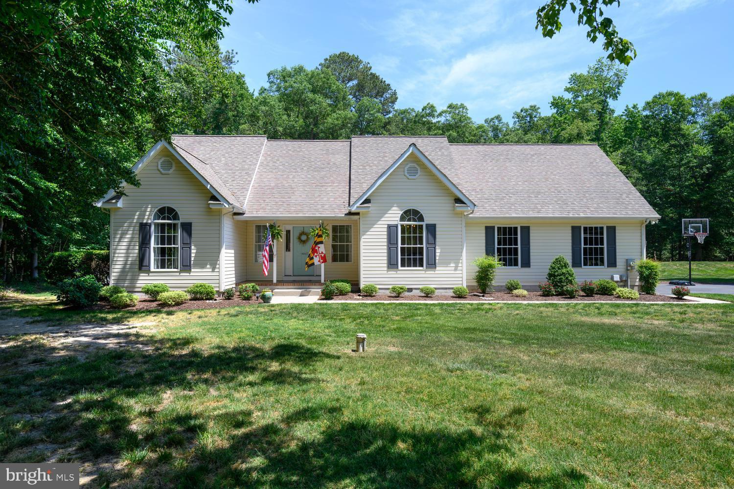 8047 LAUREL LANE
