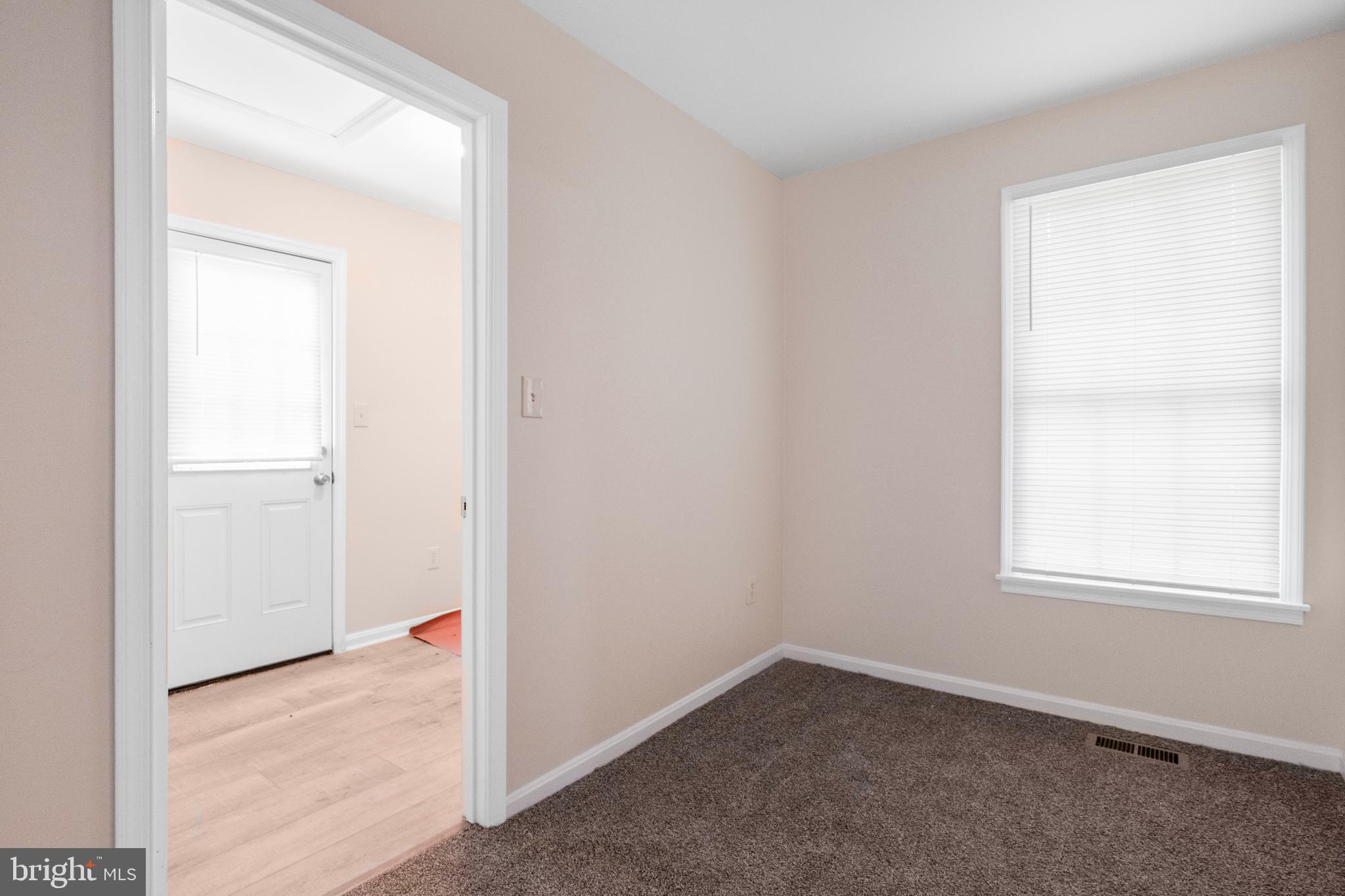 GLASSMANOR - Residential Lease