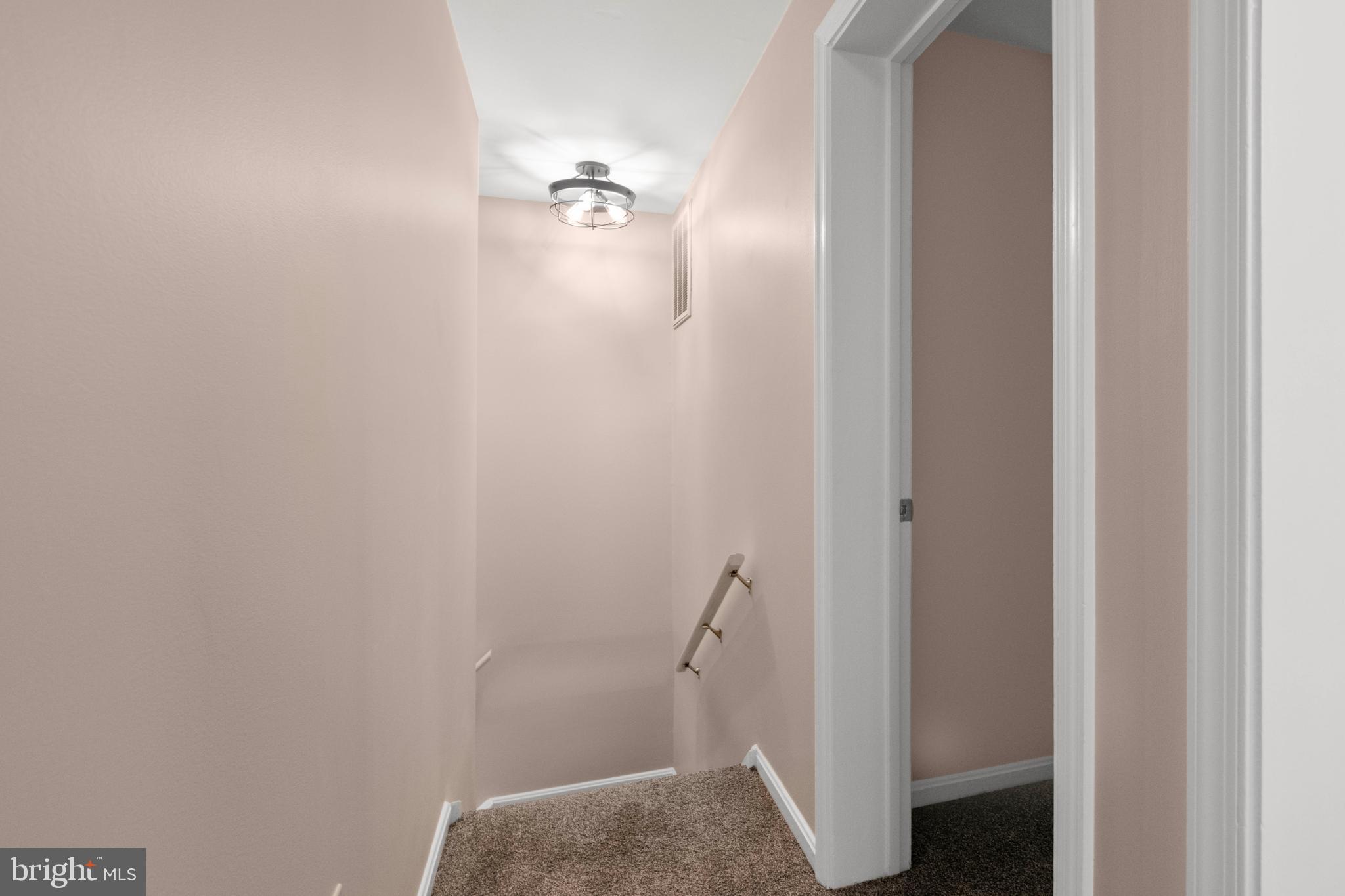 GLASSMANOR - Residential Lease