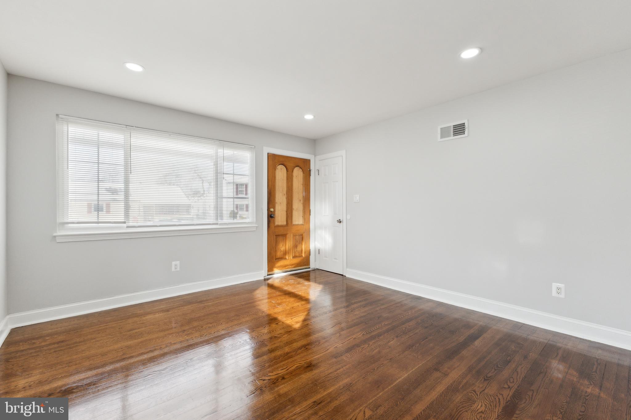 NORTH FORESTVILLE - Residential