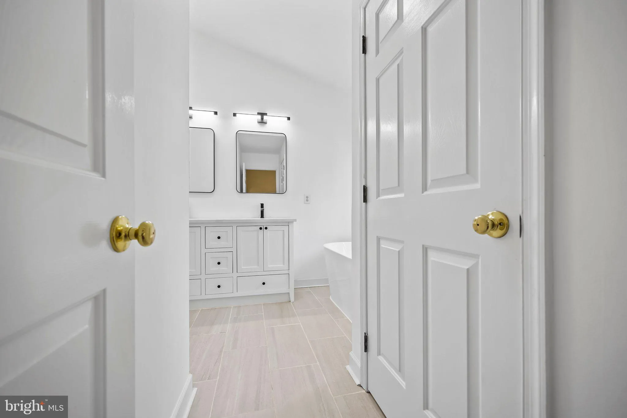 Bridgewater, New Jersey 08807, United States, 2 Bedrooms Bedrooms, ,3 BathroomsBathrooms,Residential,Active,135289