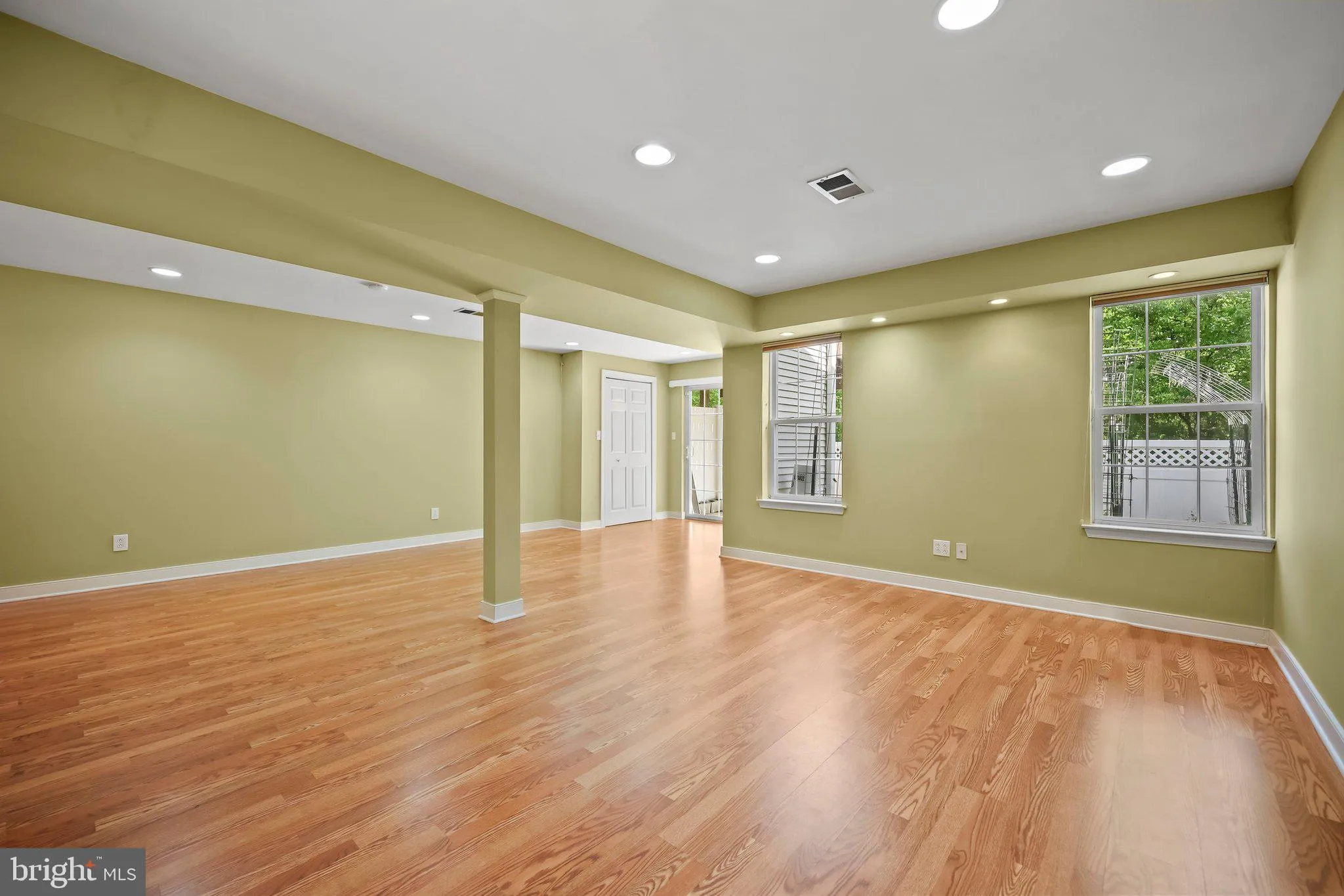 Bridgewater, New Jersey 08807, United States, 2 Bedrooms Bedrooms, ,3 BathroomsBathrooms,Residential,Active,135289