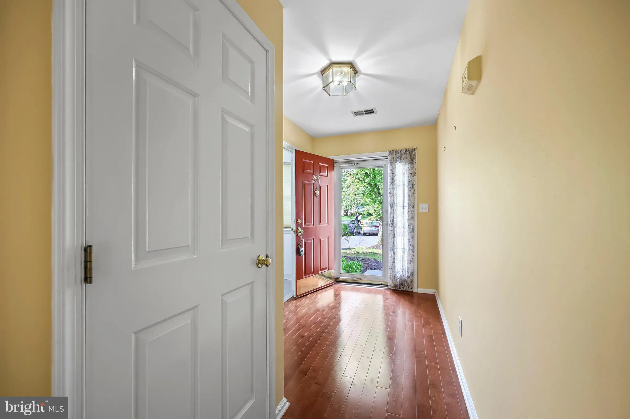 Bridgewater, New Jersey 08807, United States, 2 Bedrooms Bedrooms, ,3 BathroomsBathrooms,Residential,Active,135289