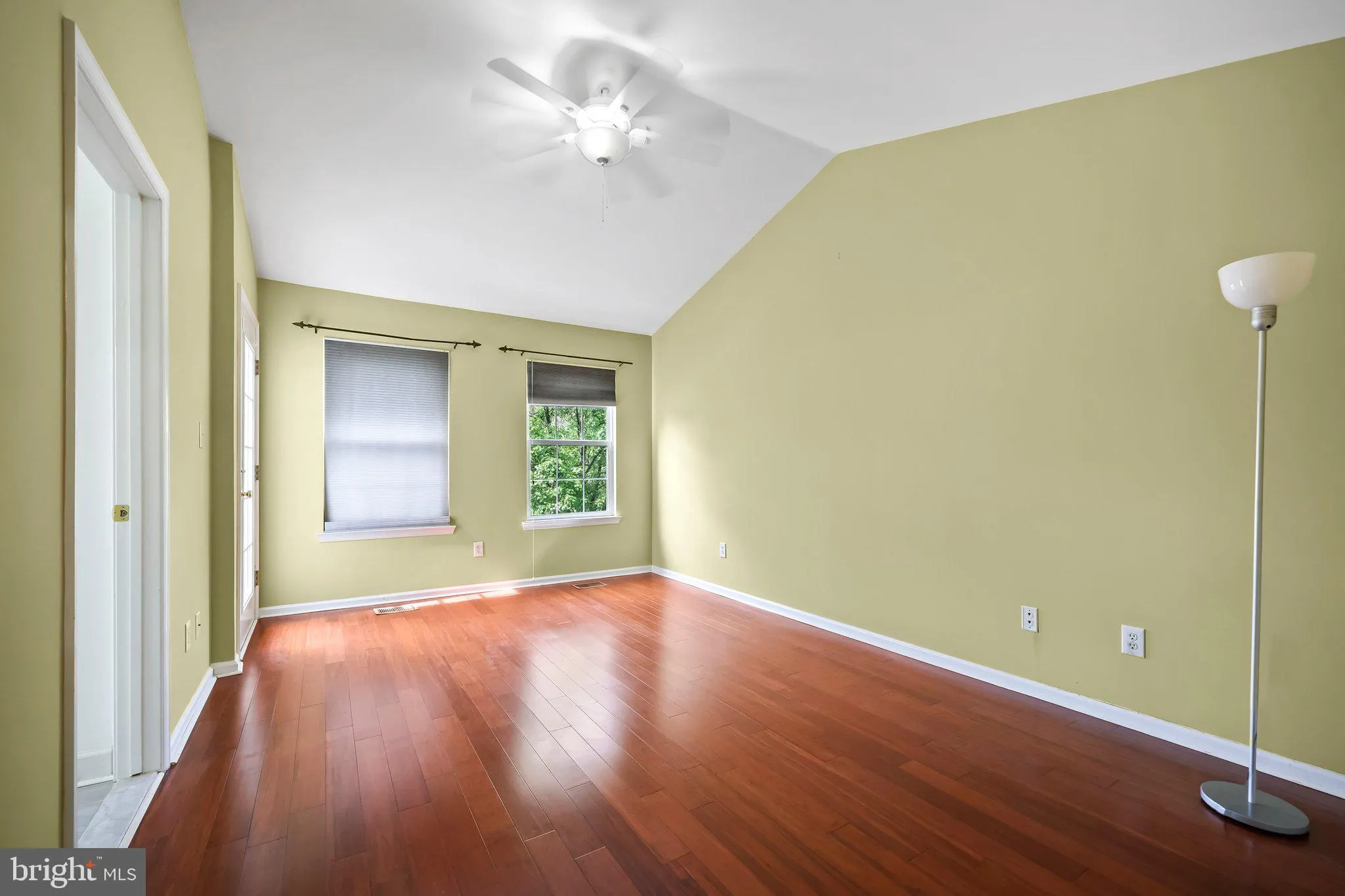 Bridgewater, New Jersey 08807, United States, 2 Bedrooms Bedrooms, ,3 BathroomsBathrooms,Residential,Active,135289