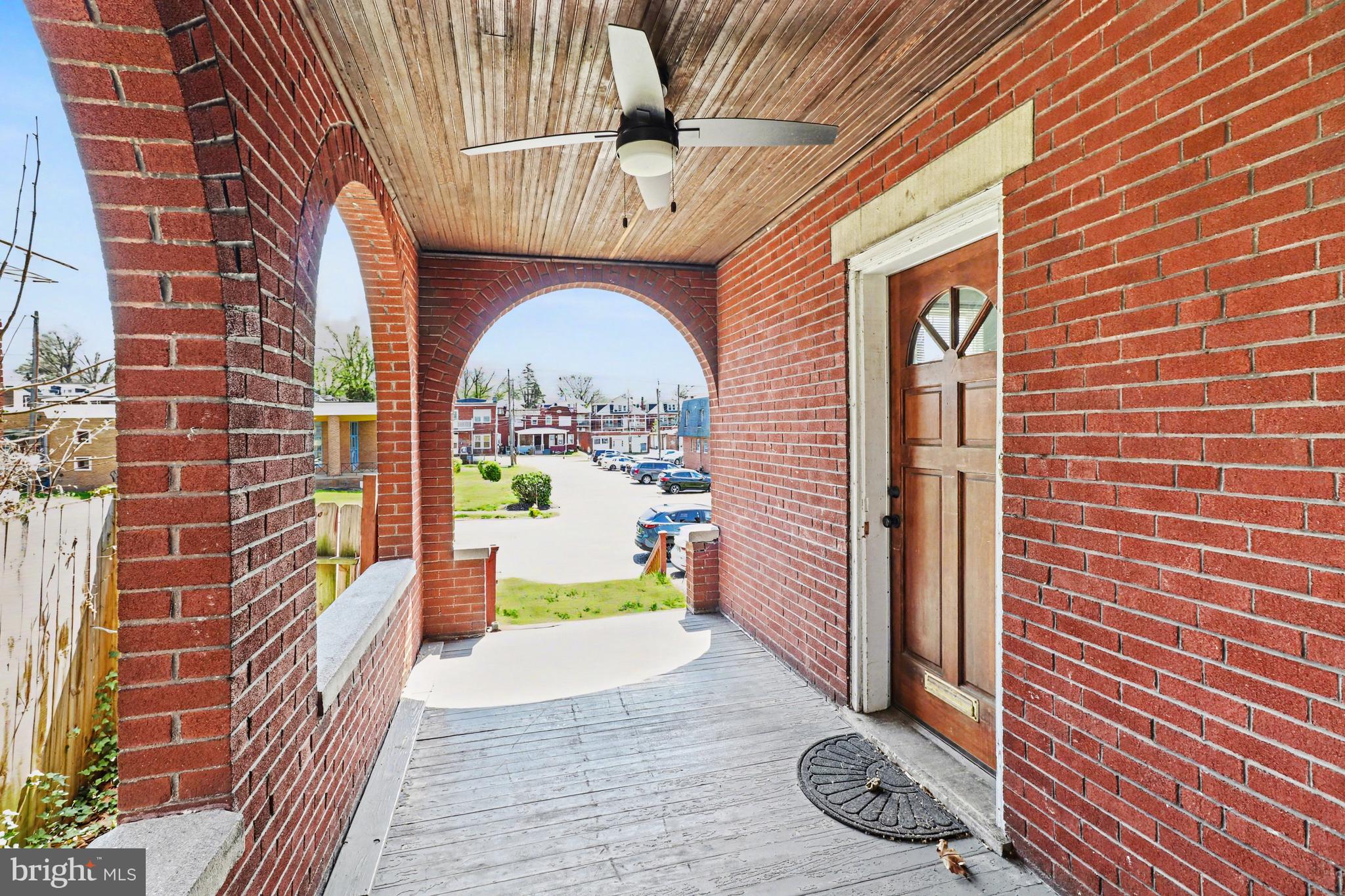 2038 MARKET STREET