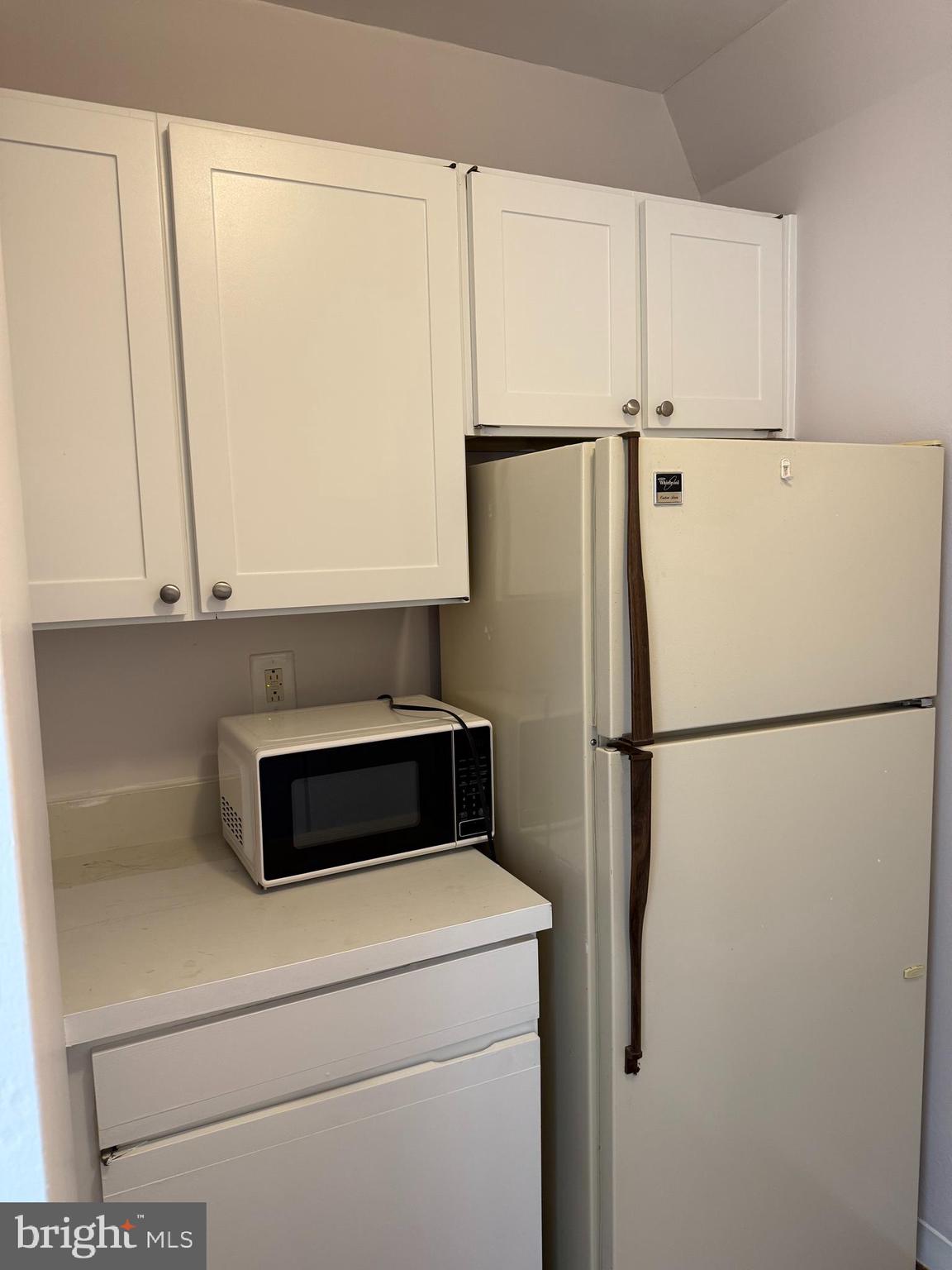 RIVER PLACE - Residential Lease