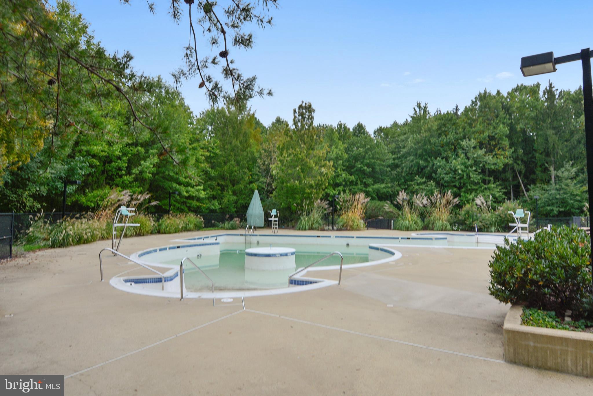 SUTTON RIDGE - Residential