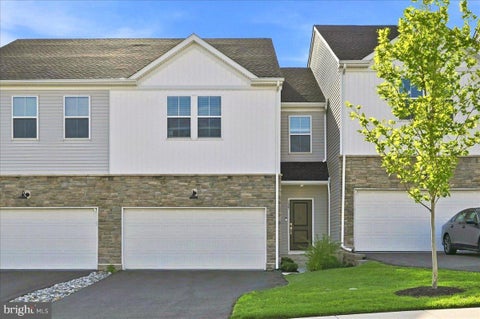 Townhouse For Sale - 135 Painters Way<br/> POTTSTOWN, PA 19465