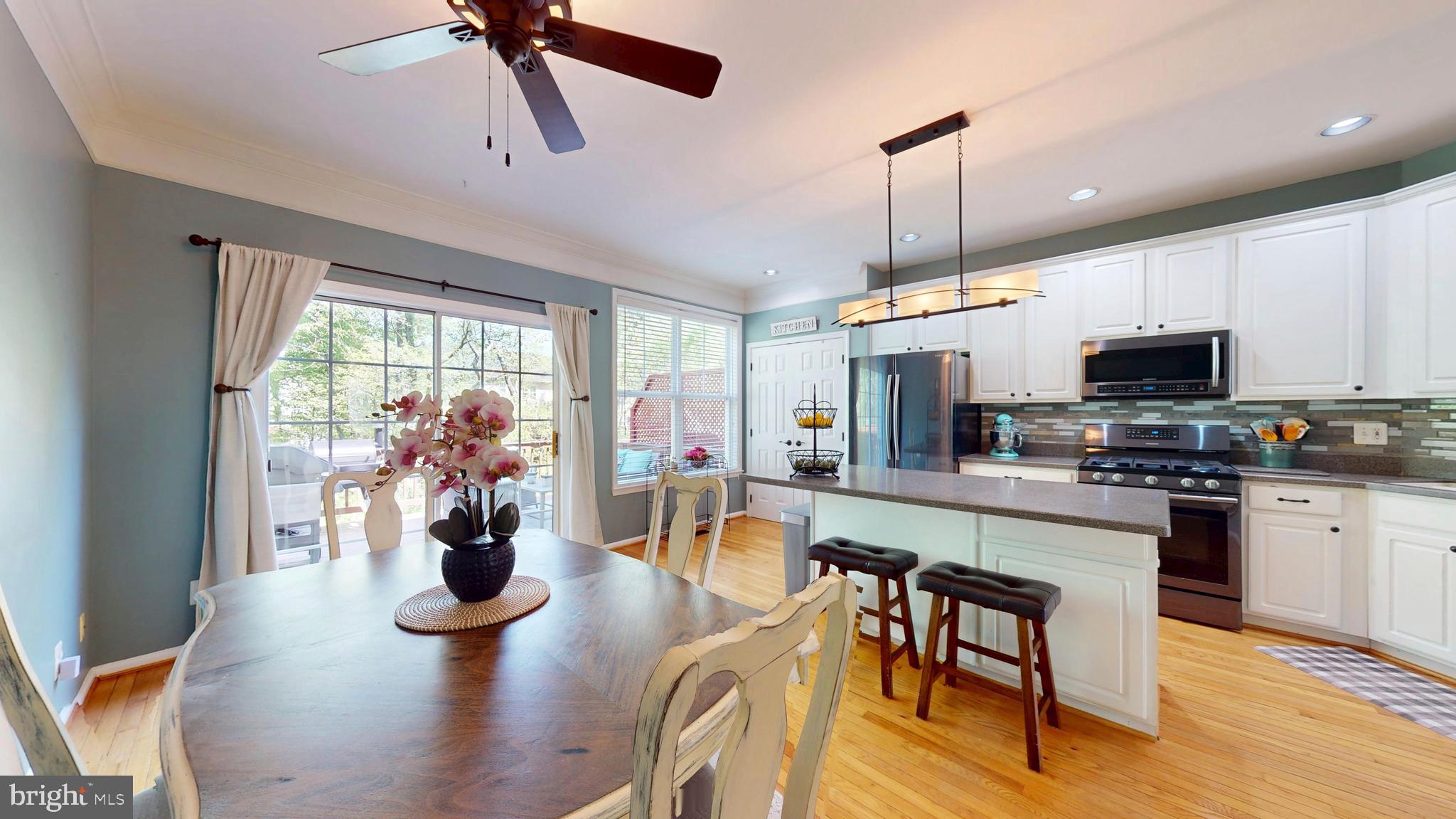 SIGNATURE AT BROADLANDS - Residential