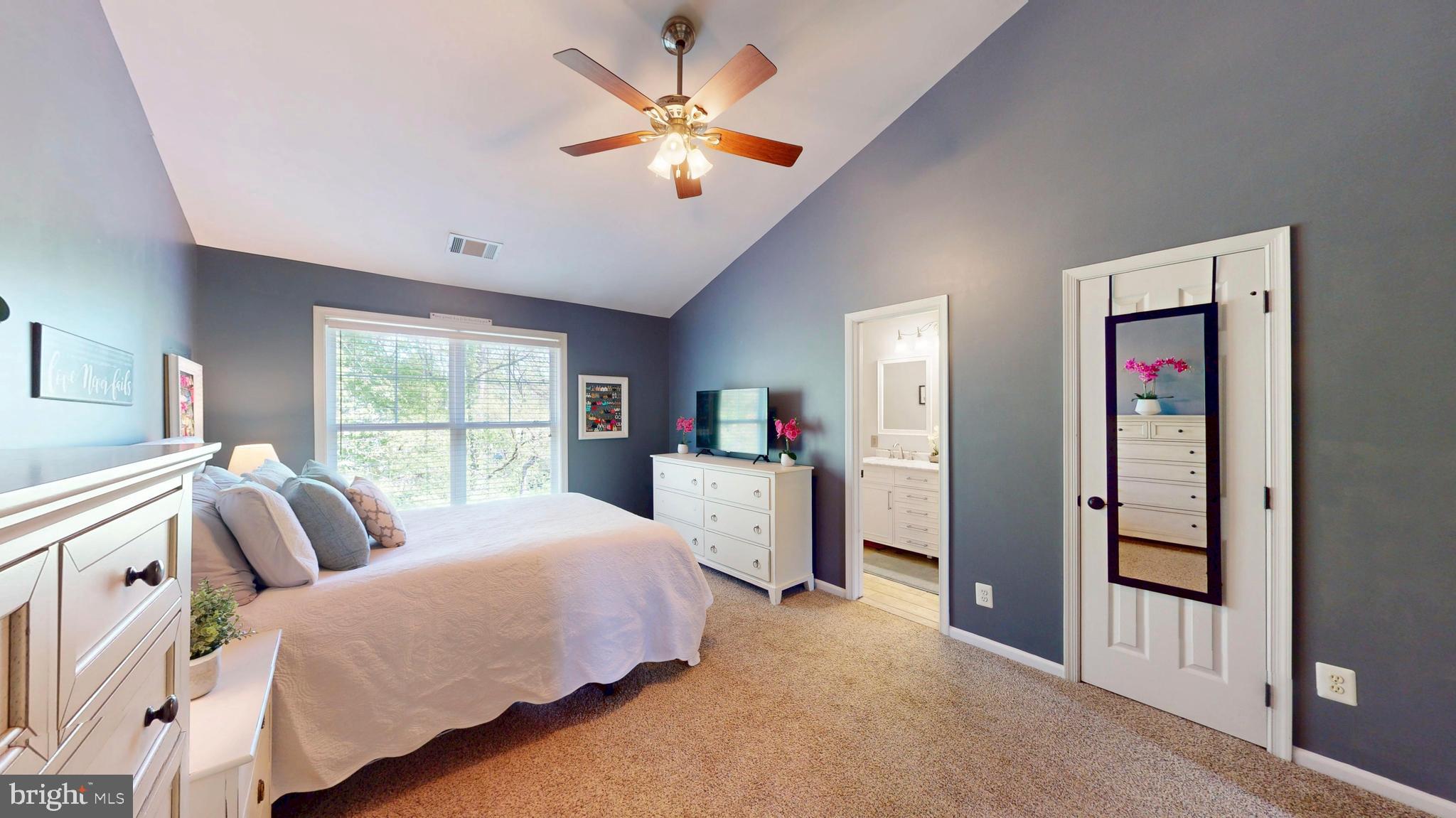 SIGNATURE AT BROADLANDS - Residential