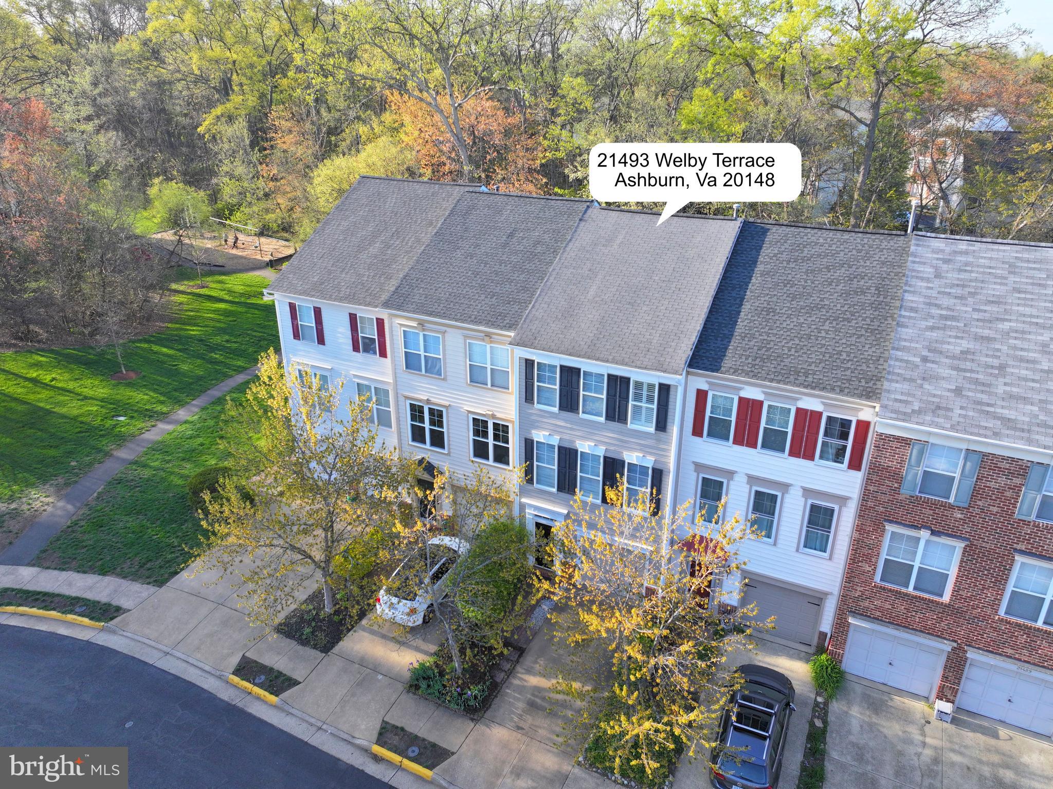 SIGNATURE AT BROADLANDS - Residential