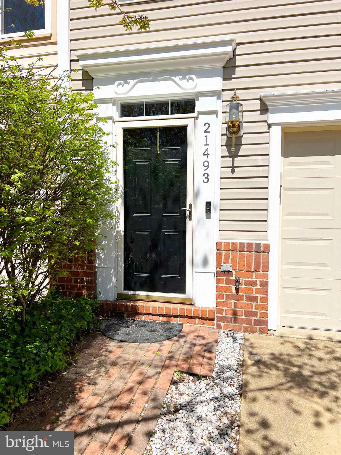 SIGNATURE AT BROADLANDS - Residential