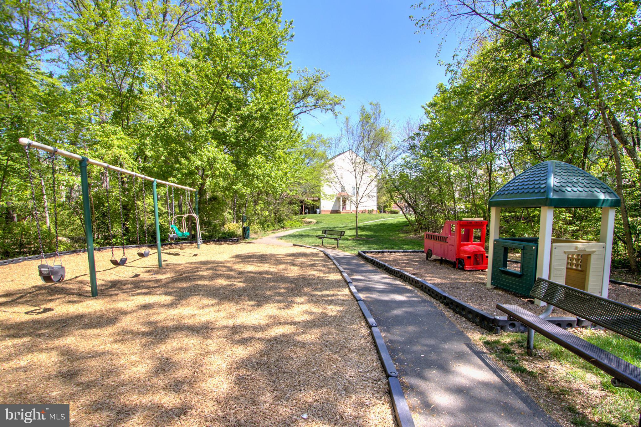 SIGNATURE AT BROADLANDS - Residential