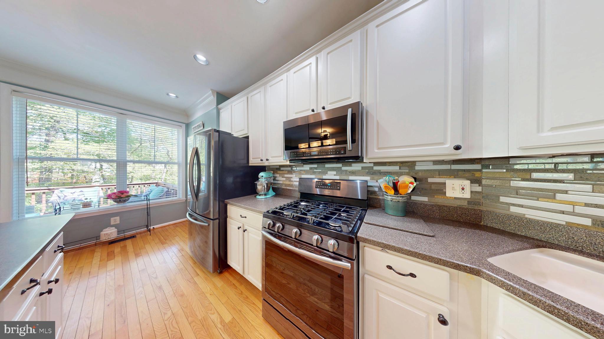 SIGNATURE AT BROADLANDS - Residential